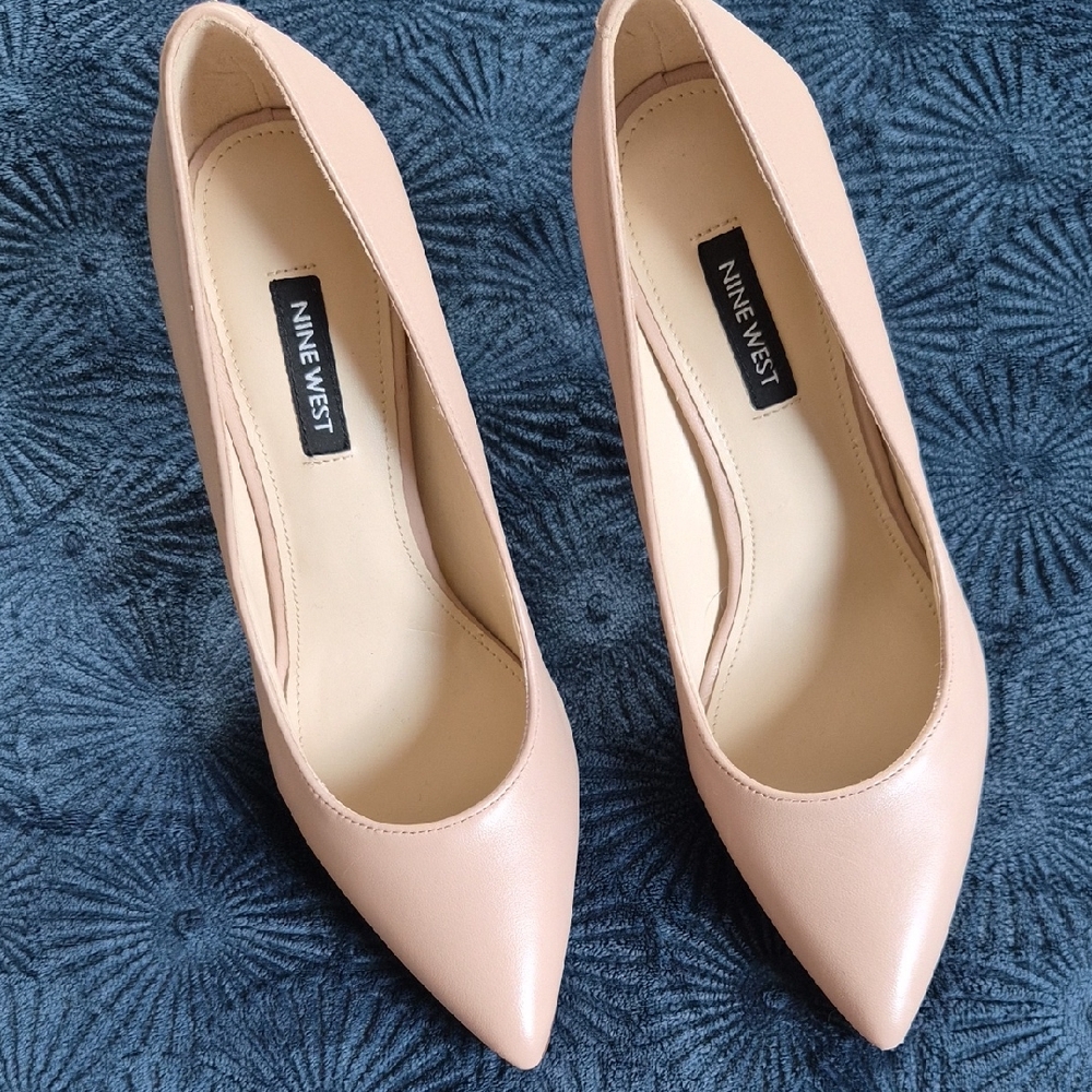 Nine West Women's NW Tatiana  Pointed-Toe Pumps 7.5 m Cream Or Nude ( Blush)